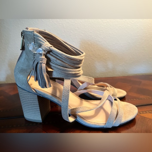 XOXO Elle Tan Tassel Sandals - Picture 2 of 8